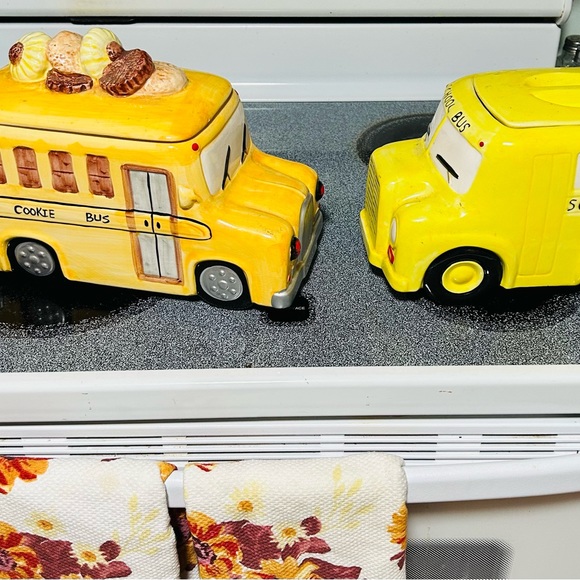 School bus cookie jars 4 buses total